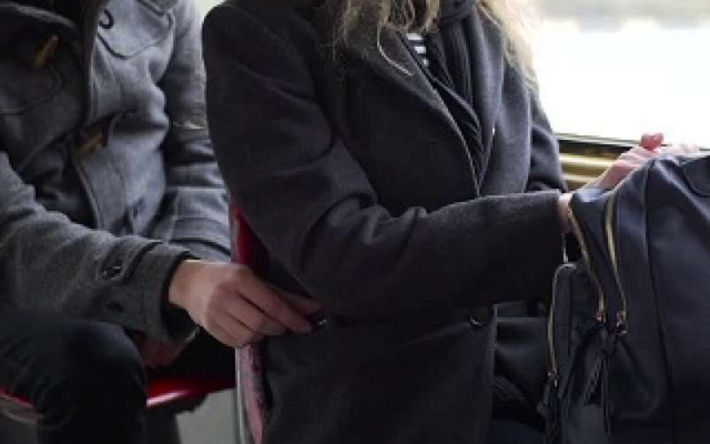 Avtobusda birovning cho`ntagidan telefon o`g`irlagan shaxs qisqa muddatda qo`lga olindi