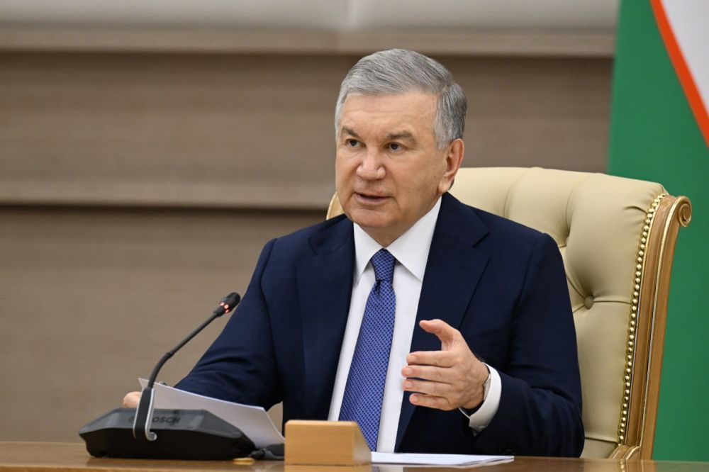 Yashirin kamerada ota va qizning dachada sevishayotgani aks etgan