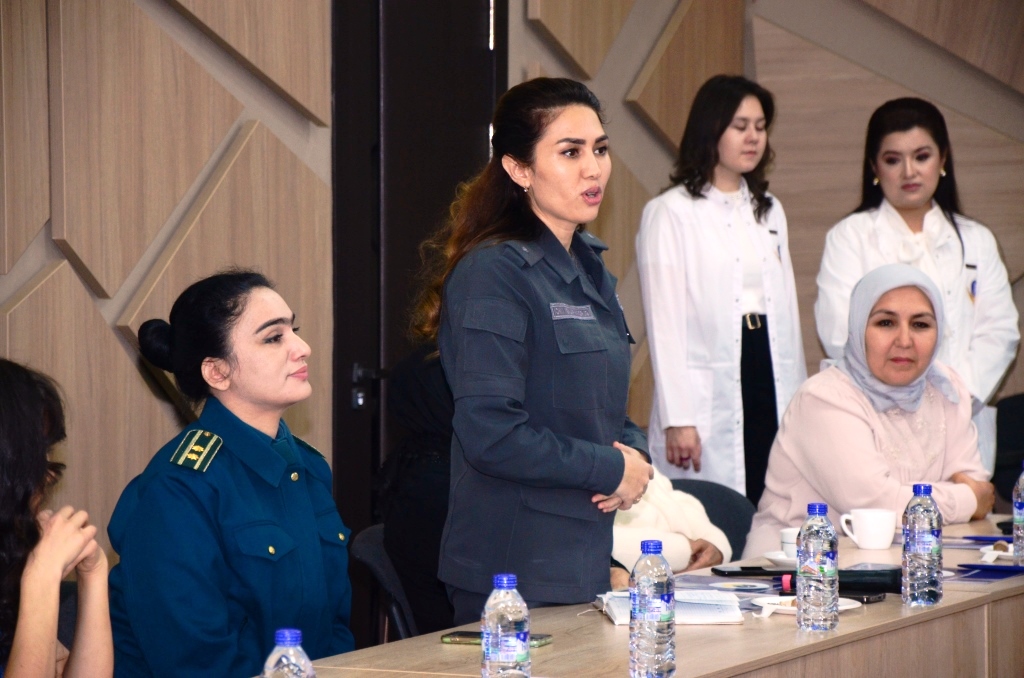 Сотрудники ГУВД г. Ташкента для представительниц прекрасного пола организовали учебные кур...