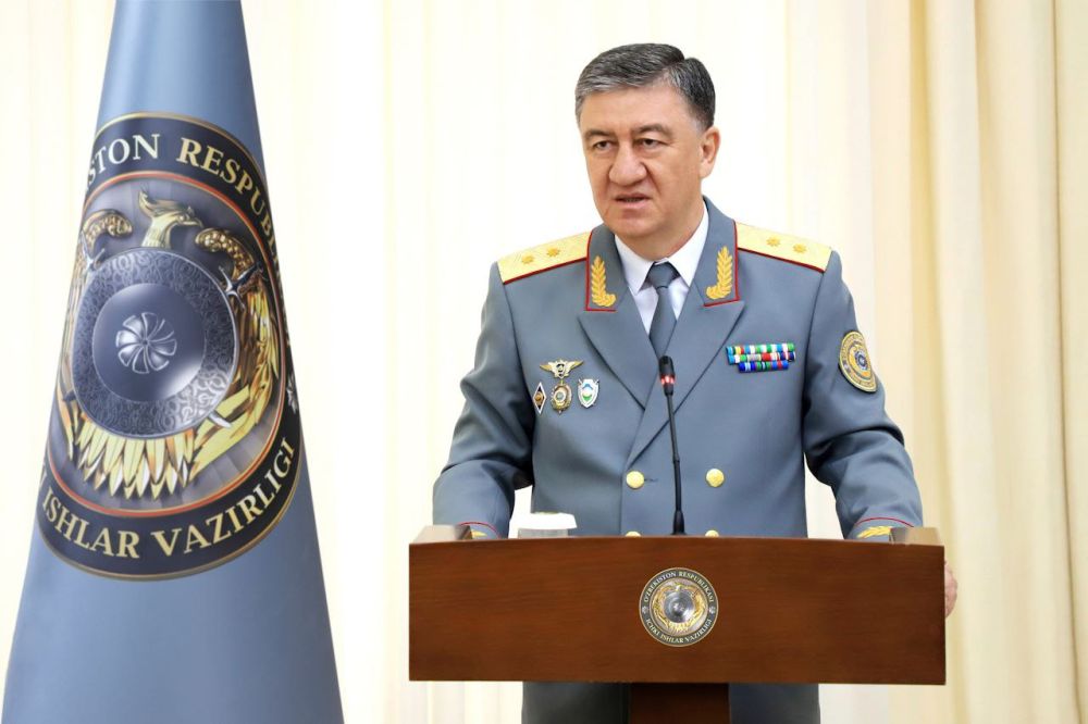 Праздничное поздравление министра внутренних дел Республики Узбекистан генерал-лейтенанта ...