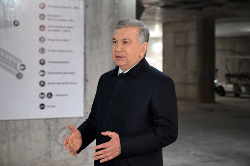 The President visits the new building of the Ministry of construction and housing and comm...